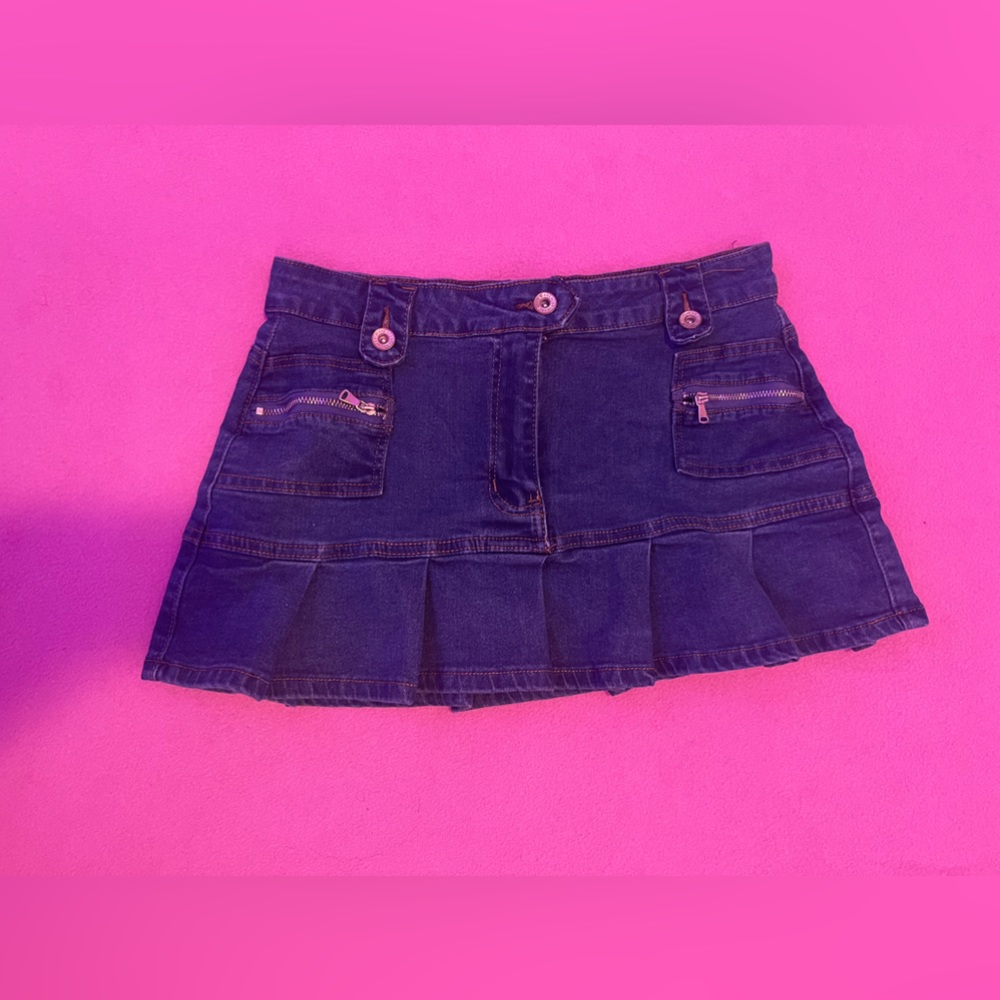 SHEIN MINI SKIRT DARK WASH, PLEATED AND ZIPPER DETAILS